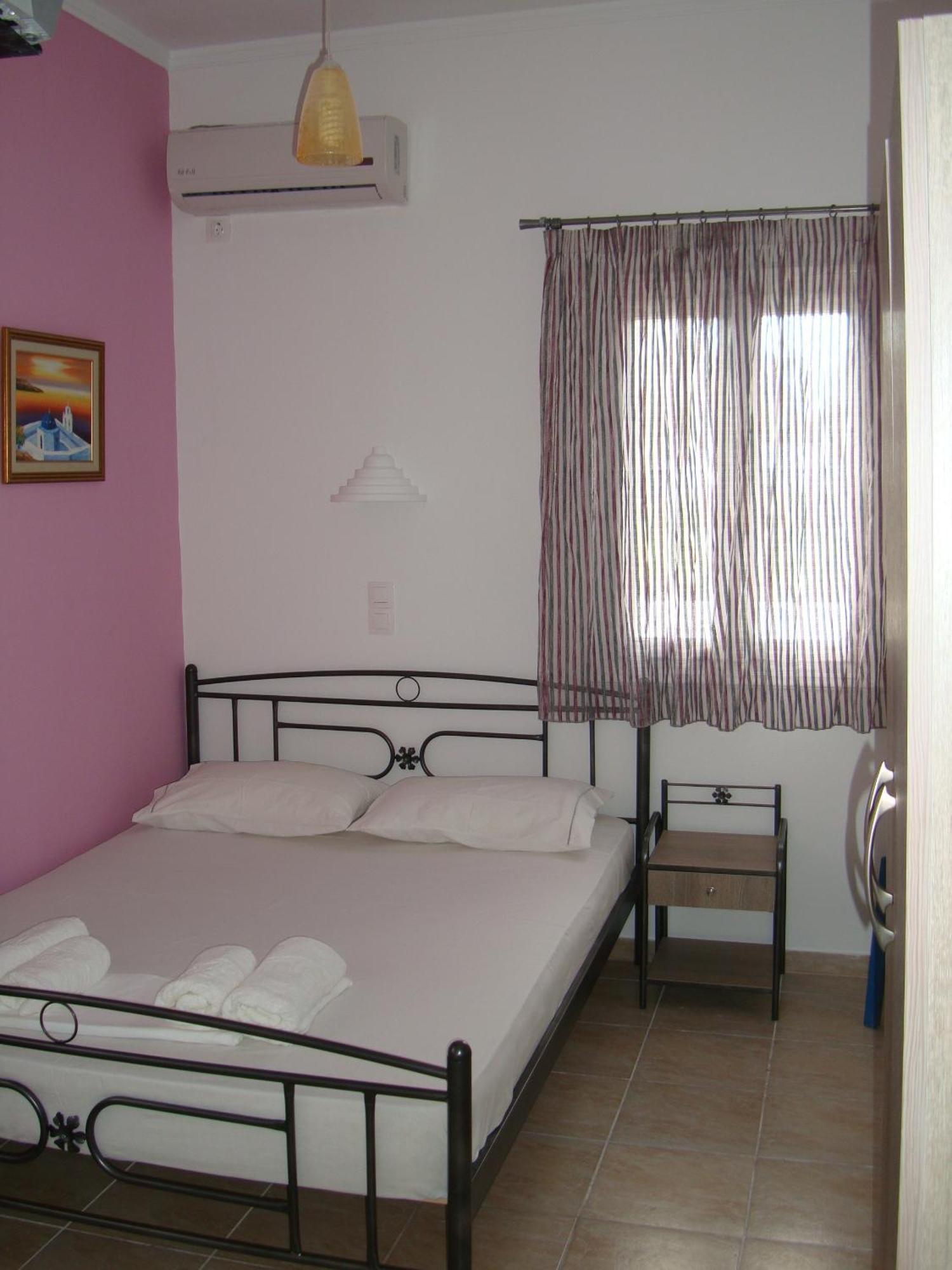 Marousi Rooms Perissa  Ruang foto